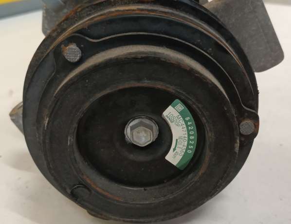 Компреcсор кондиционера с муфтой GM Cadillac Escalade Chevrolet Suburban Chevrolet Tahoe GMC Yokon 6.2 6.0