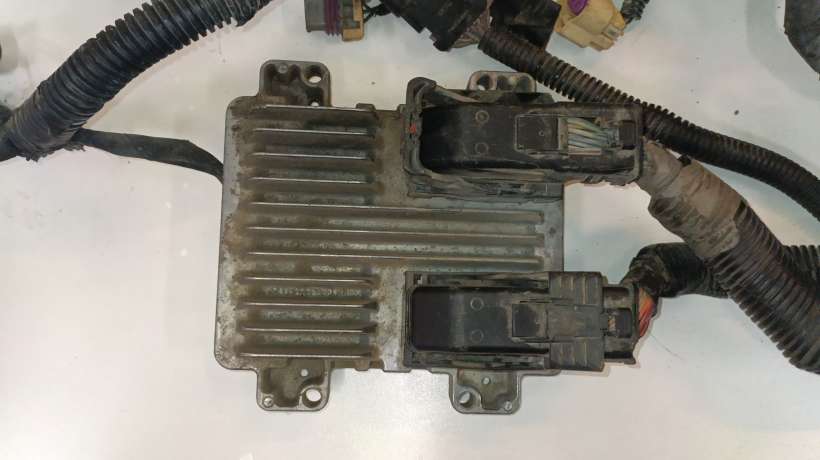 Блок управления ДВС с проводкой Cadillac Escalade Chevrolet Suburban Chevrolet Tahoe GMC Yokon 6.2L 6.0L 5.3L
