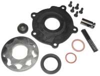 Масляный насос двигателя Dodge Caravan 2.4л EDZ Chrysler Voyager GAZ Volga Siber Dodge Stratus 04781454AD
