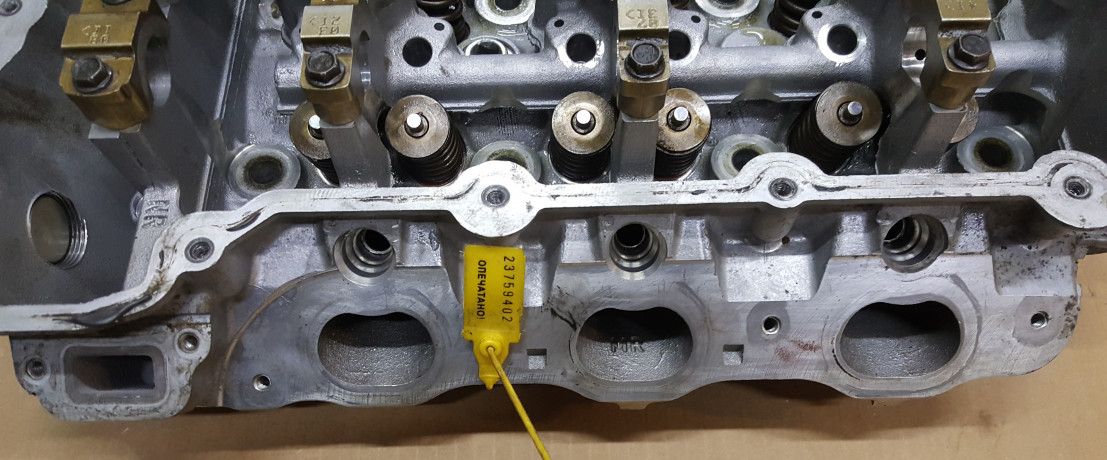 Головка блока правая Dodge Intrepid 2.7л EER Journey Avenger Magnum Chrysler 300 04892064AA Восстановленная