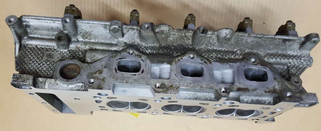 Головка блока левая Dodge Intrepid 2.7л EER Journey Avenger Magnum Chrysler 300 04892068AA Восстановленная