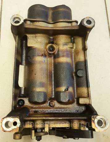 Корпус балансиров двигателя в сборе Б/У Chrysler 2.4л EDZ Caravan GAZ Volga Siber PtCruiser Stratus 4621519AE