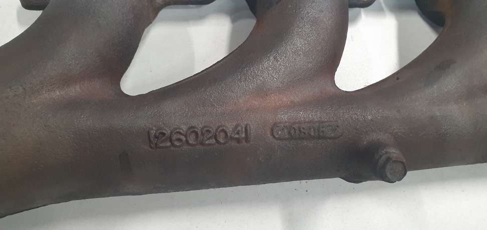 Коллектор выпускной правый Cadillac Escalade 03-13 Chevrolet Suburban Chevrolet Tahoe L92 L94 12616286 6.2