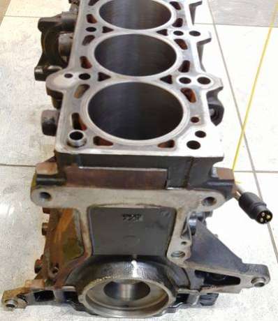 Блок двигателя Dodge Caravan 2.4л EDZ Chrysler Voyager 01-03 Sebring Dodge Stratus восстановленный 05080524AA